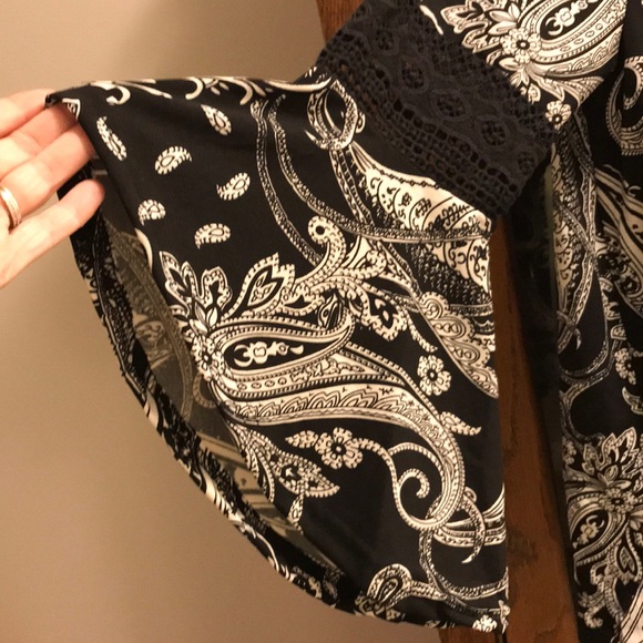 Inseparable black and white print blouse - Picture 2 of 4